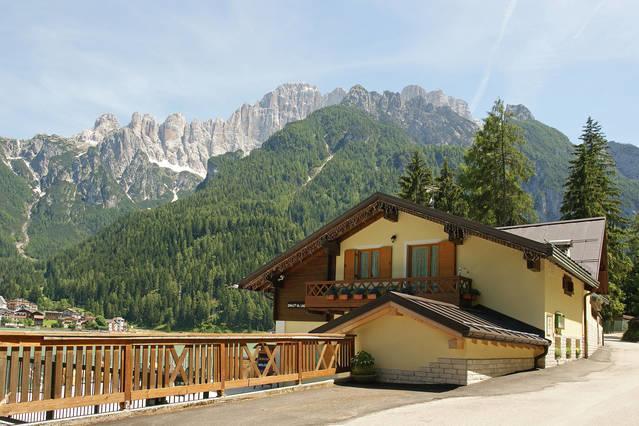 Appartamenti Chalet Al Lago อัลเลเก ภายนอก รูปภาพ